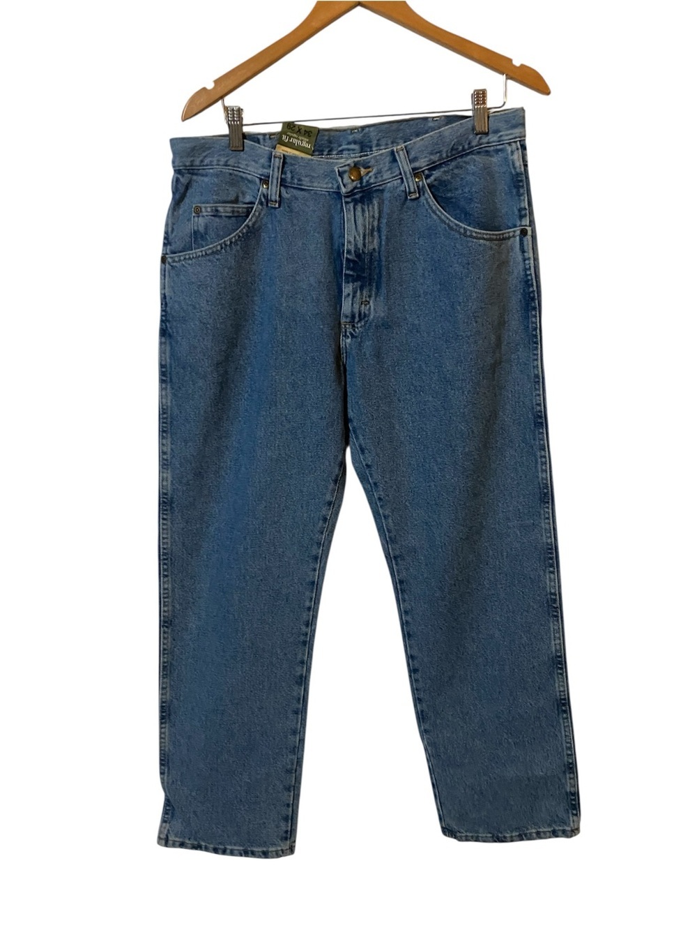 Wrangler Men’s Regular Fit Medium Blue Wash Denim Jeans Size 34x29 Cotton NWOT